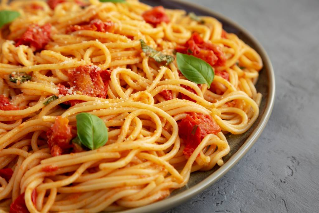 the-bear-receita-espaguete-pomodoro Espaguete pomodoro da série The Bear