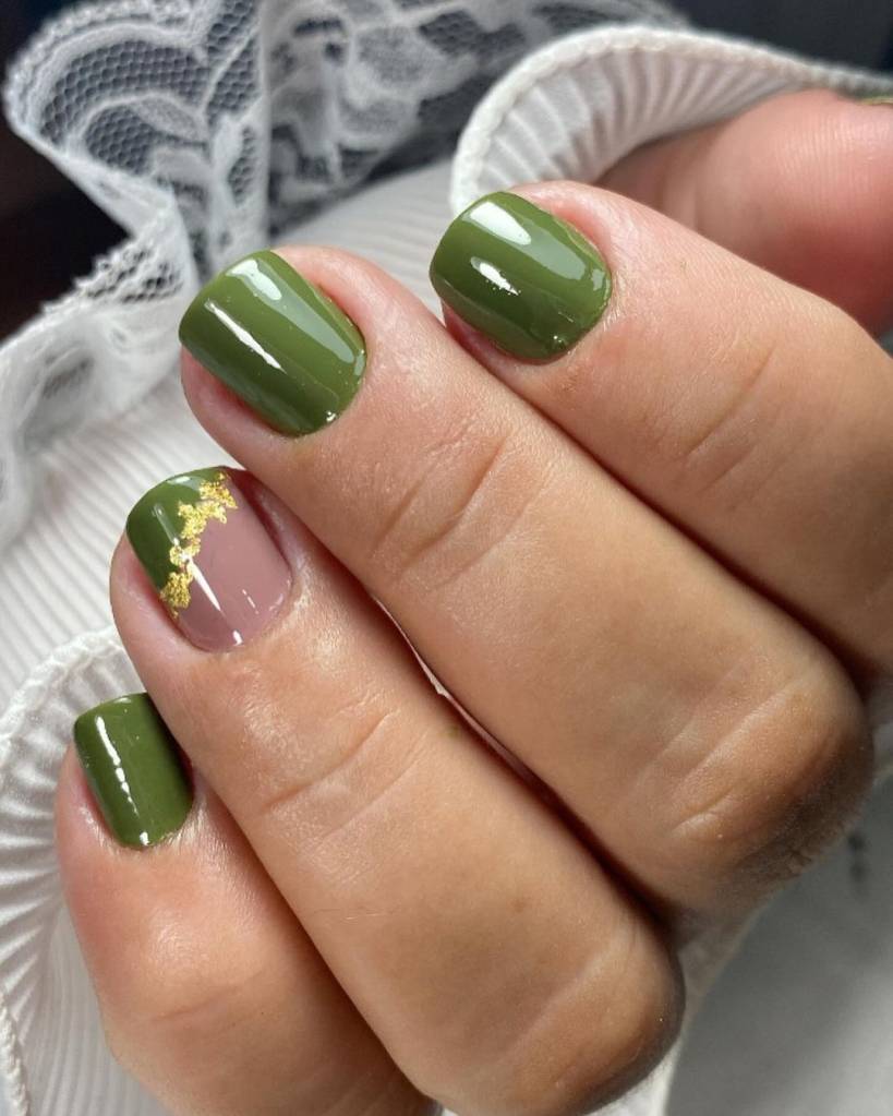 unha-verde-filha-única 5 inspirações de unhas verdes decoradas para apostar nessa primavera