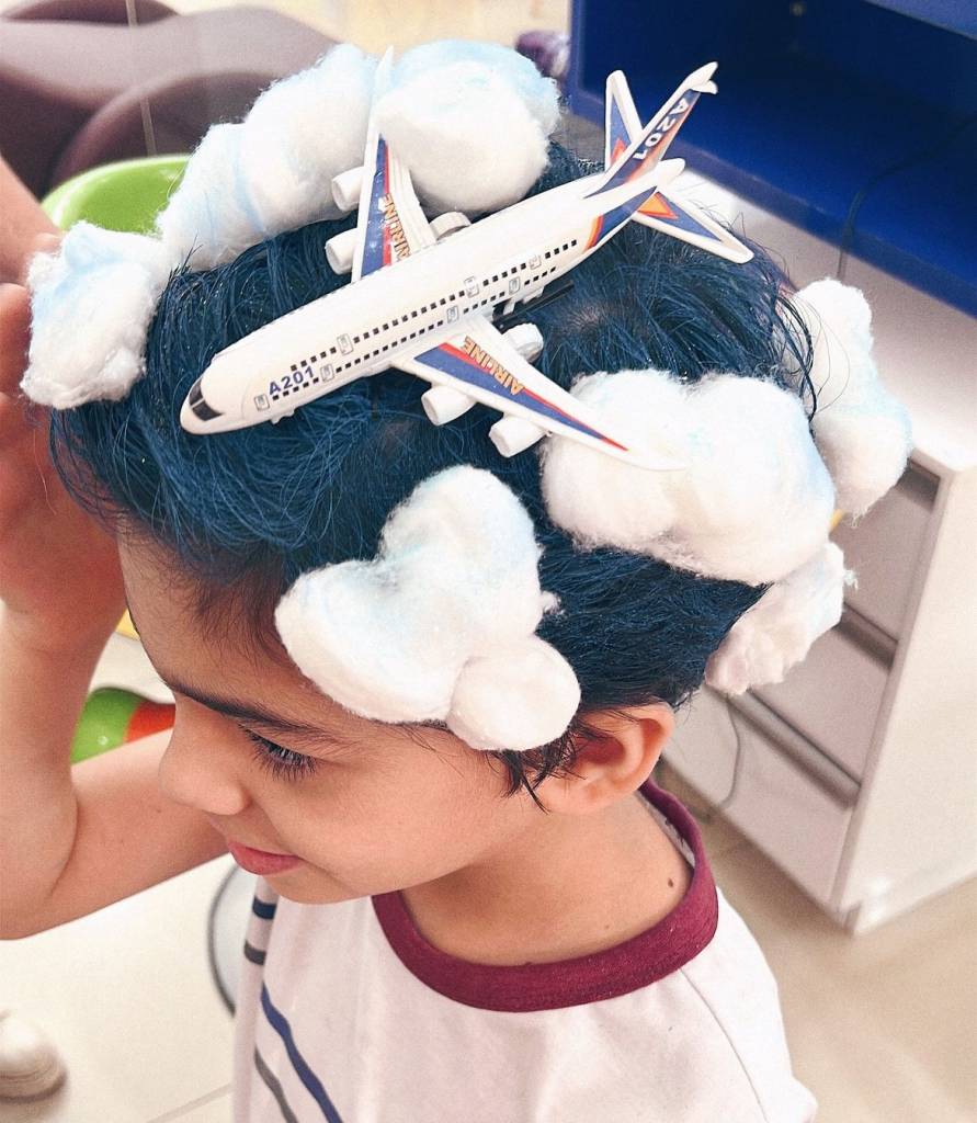 compilado-cabelo-maluco-avião O cabelo com temática de céu arrasa corações