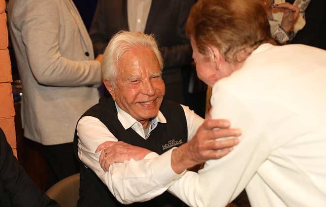 Morre o jornalista Cid Moreira aos 97 anos