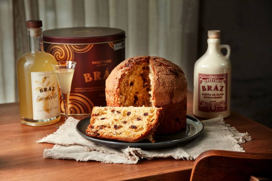 Bráz - Panetone Fora de Série, como cidra e laranja glaceada, uvas passas e cobertura de amaretto e limão-siciliano (R$ 199 - 1kg) Bráz - Panetone Fora de Série, como cidra e laranja glaceada, uvas passas e cobertura de amaretto e limão-siciliano (R$ 199 - 1kg)