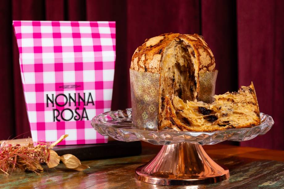 Nonna Rosa - Panetone de Chocolate, feito com chocolate 63% de cacau e um toque de raspas de laranja, baunilha e mel (R$ 97 - 510g) Nonna Rosa - Panetone de Chocolate, feito com chocolate 63% de cacau e um toque de raspas de laranja, baunilha e mel (R$ 97 - 510g)