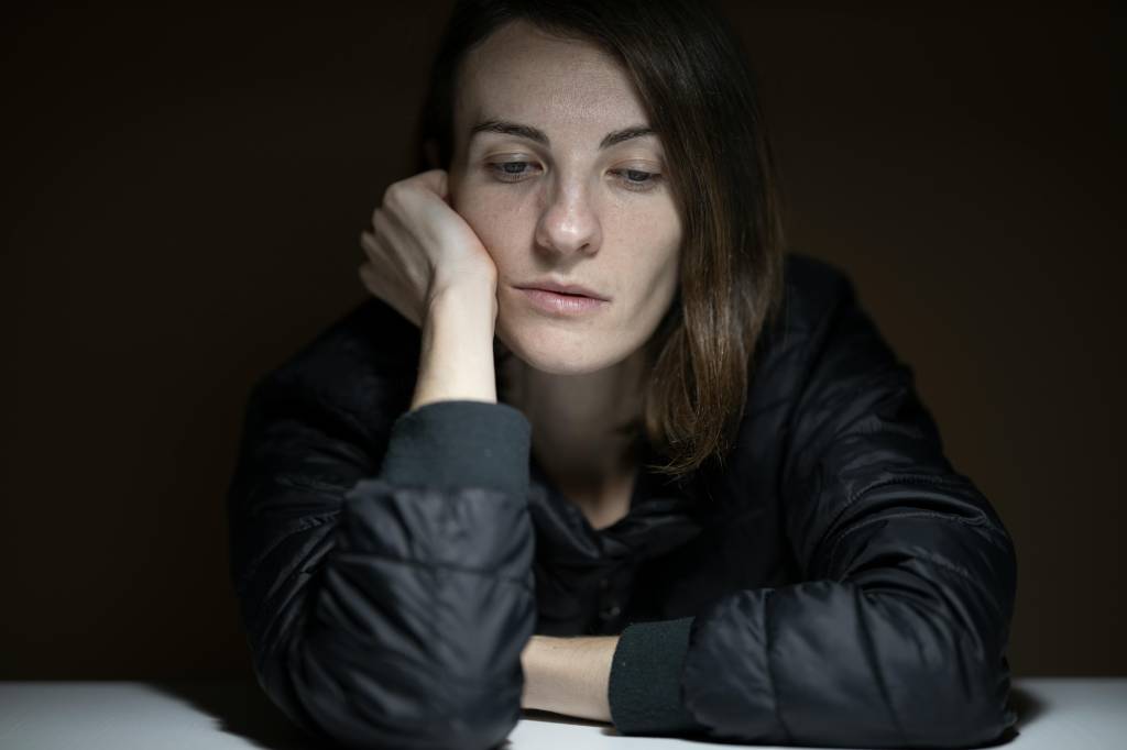 guia-termos-relacionamento-depressão Quem pratica o breadcrumbing oferece migalhas em uma relação