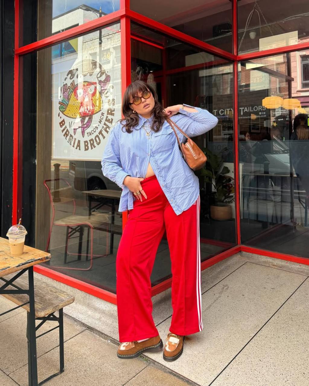 look-plus-size-camisa-social Visual com camisa listrada