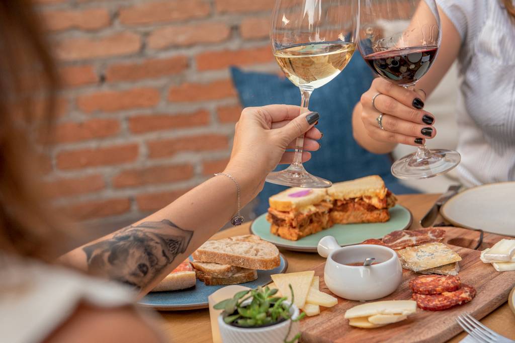 Os 5 melhores bares para beber vinho em São Paulo