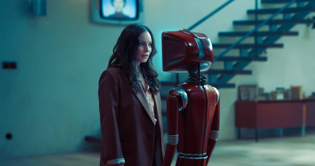Na minissérie, Samira (Mina Tander) precisa lidar com a inteligência artificial Cassandra (Lavinia Wilson)