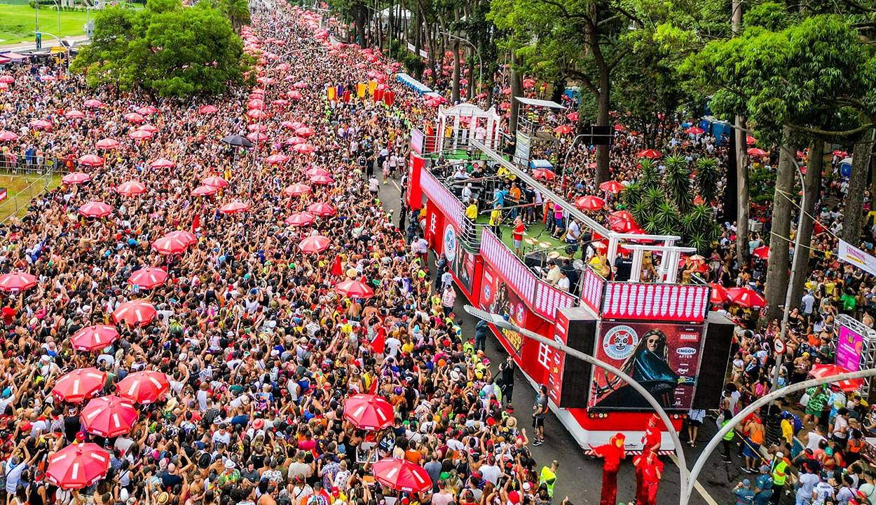 Milhares de pessoas vão lotar as ruas e avenidas de São Paulo para curtir o pré-carnaval