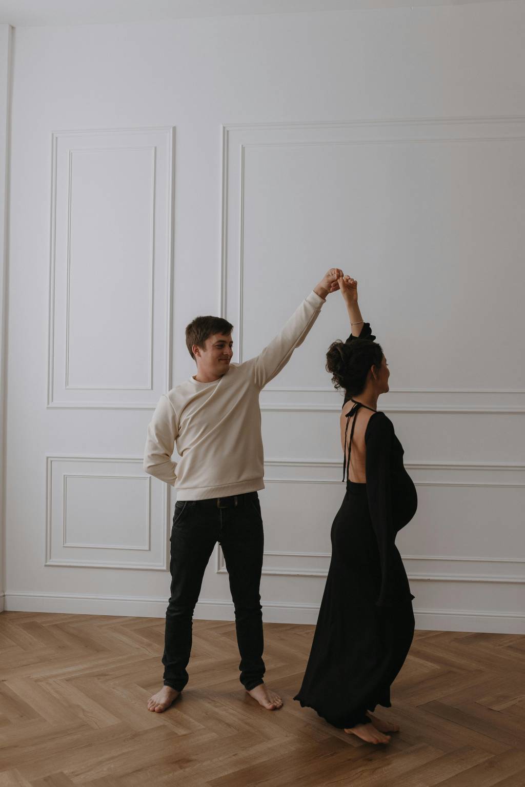 Grávida pode dançar? Descubra os benefícios da prática para a gestação