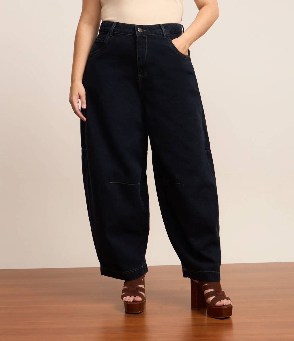 Cal&ccedil;a jeans preta plus size