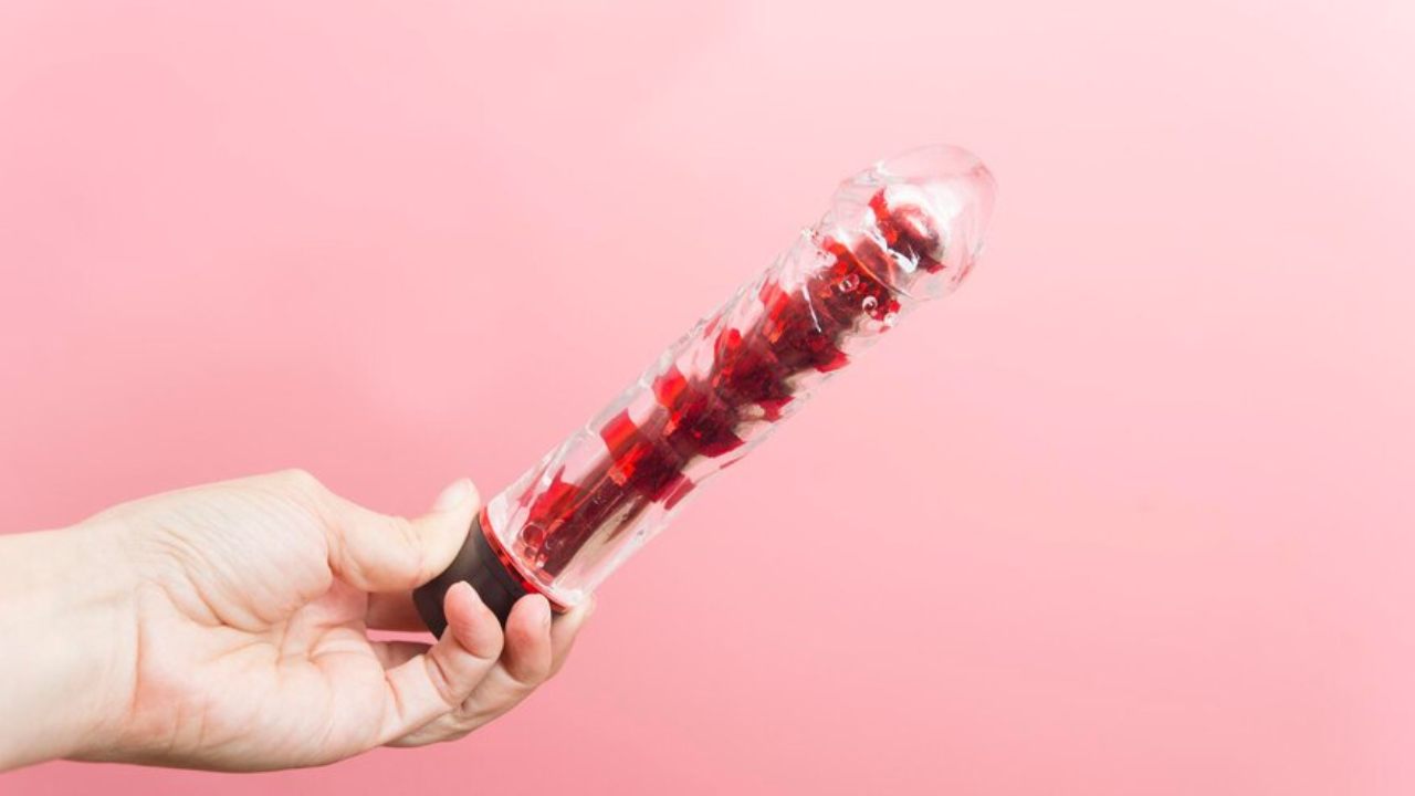 Aprenda a usar dildo de vidro com segurança