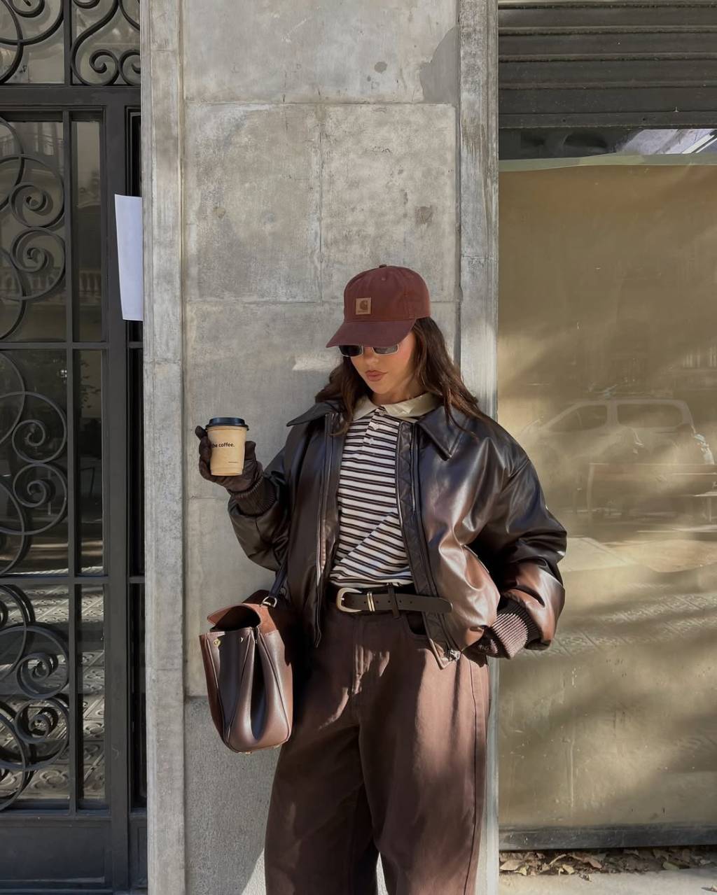 ideias-looks-femininos-bone Look monocromático e com boné é charmoso