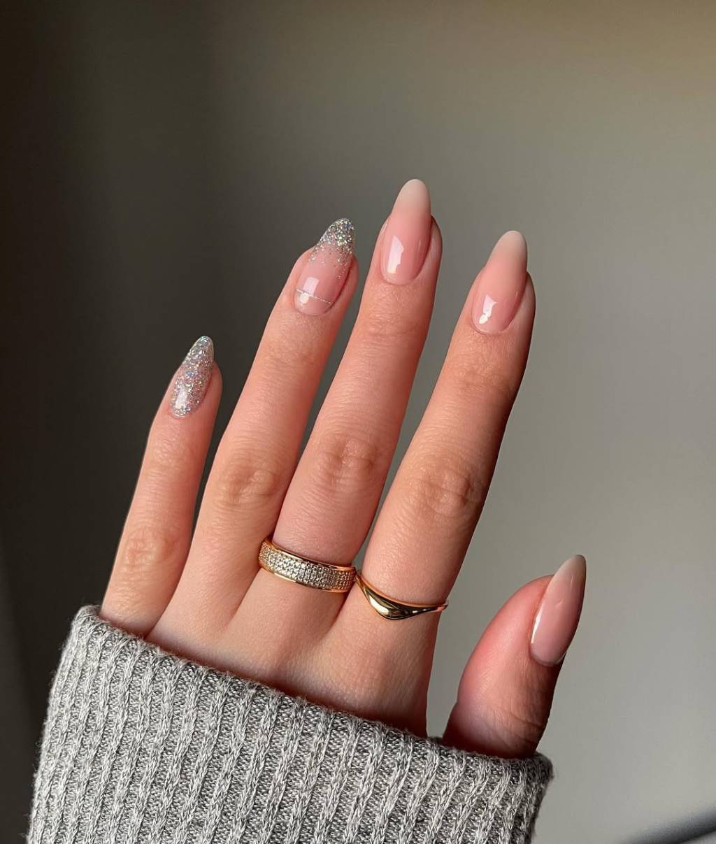 inspiracao-unha-nude Unhas nudes rosadas são uma maneira de ter as mãos delicadas