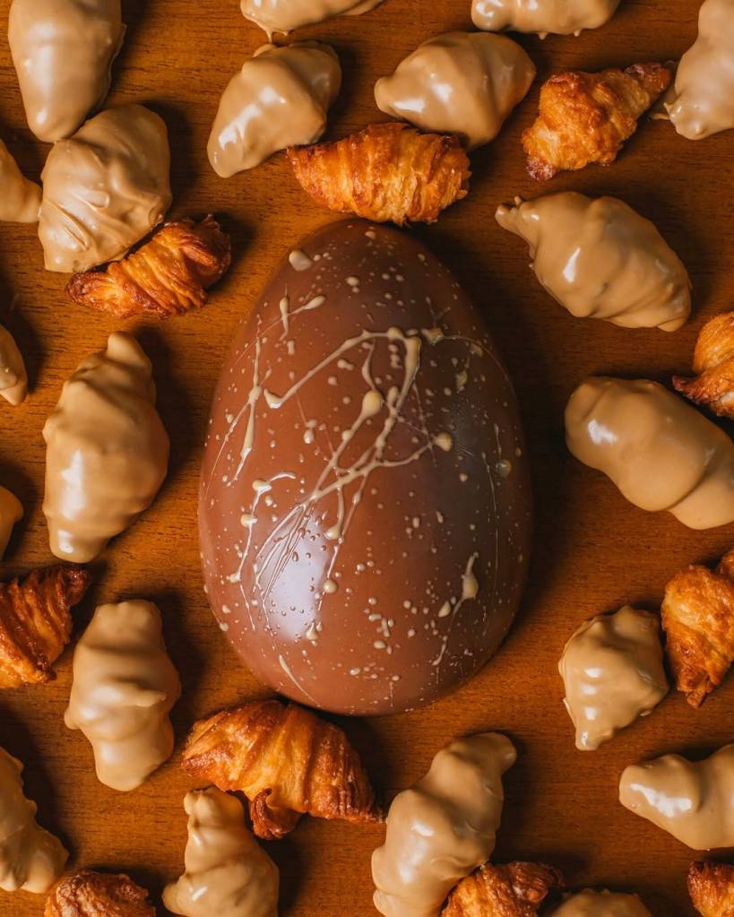 ovos-pascoa-diferentes-ovo-croissant-le-ble Uma das apostas da Le Blé é o Ovo de Páscoa Croix, com crocante de croissant