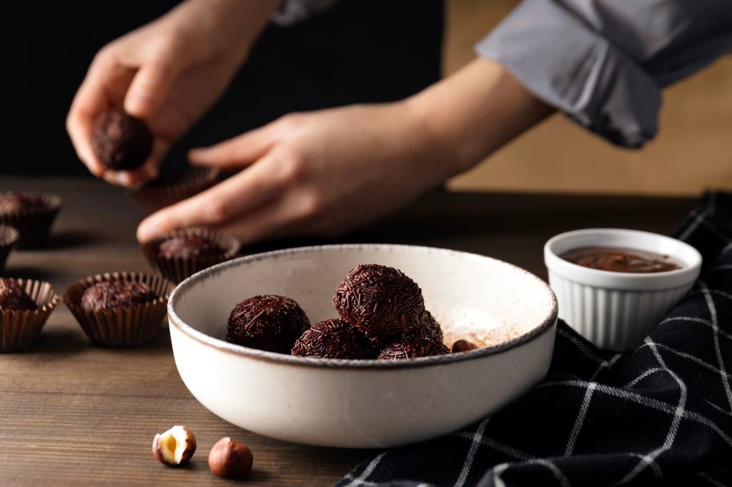5 receitas de doces infalíveis para aliviar a TPM