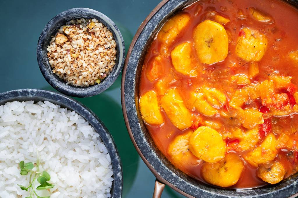 receitas veganas-pascoa-Moqueca de Banana da Terra Moqueca de banana-da-terra é boa opção para o Almoço de Páscoa
