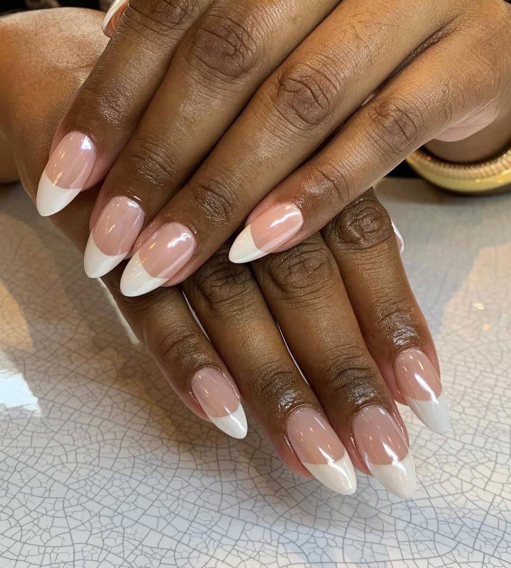 unhas-brancas-inspiracoes Francesinha branca é opção para mulheres que procuram visual delicado