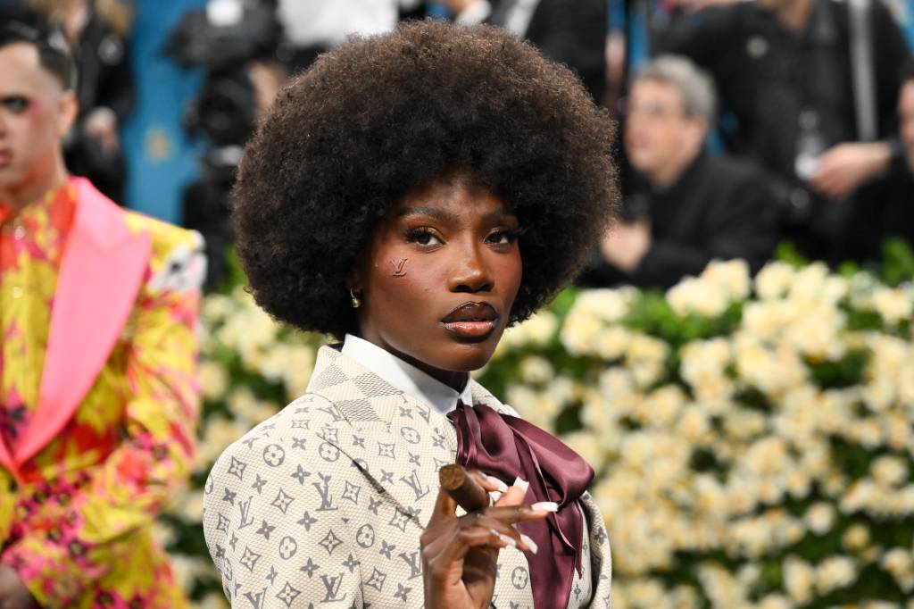 The 2025 Met Gala Celebrating “Superfine: Tailoring Black Style” Famosas apostam em beleza natural no MET Gala 2025