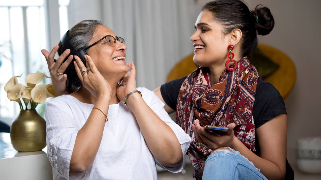 Escolha músicas para escutar com a sua mãe neste Dia das Mães