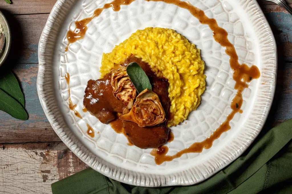 Risoto de Açafrão com escalope ao marsala