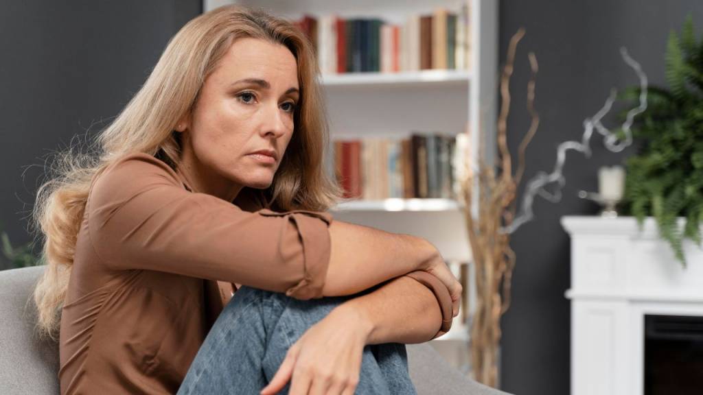 Sente um vazio que não sabe explicar? Psicóloga revela o que pode estar por trás