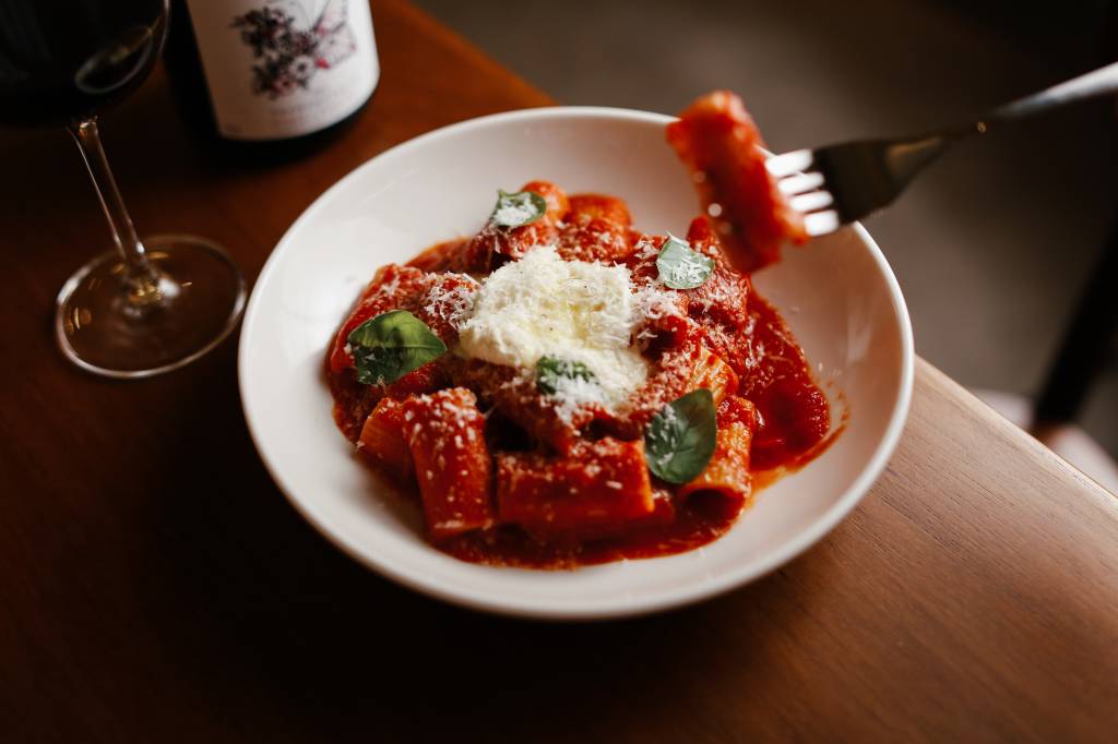 A osteria também conta com drinks e sobremesas delicadas. Perfeito para impressionar