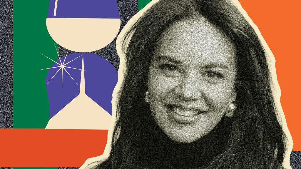 HOME DESTAQUE PRINCIPAL – menopausa Colagem de mulher morena sorrindo em meio a figuras abstratas coloridas.