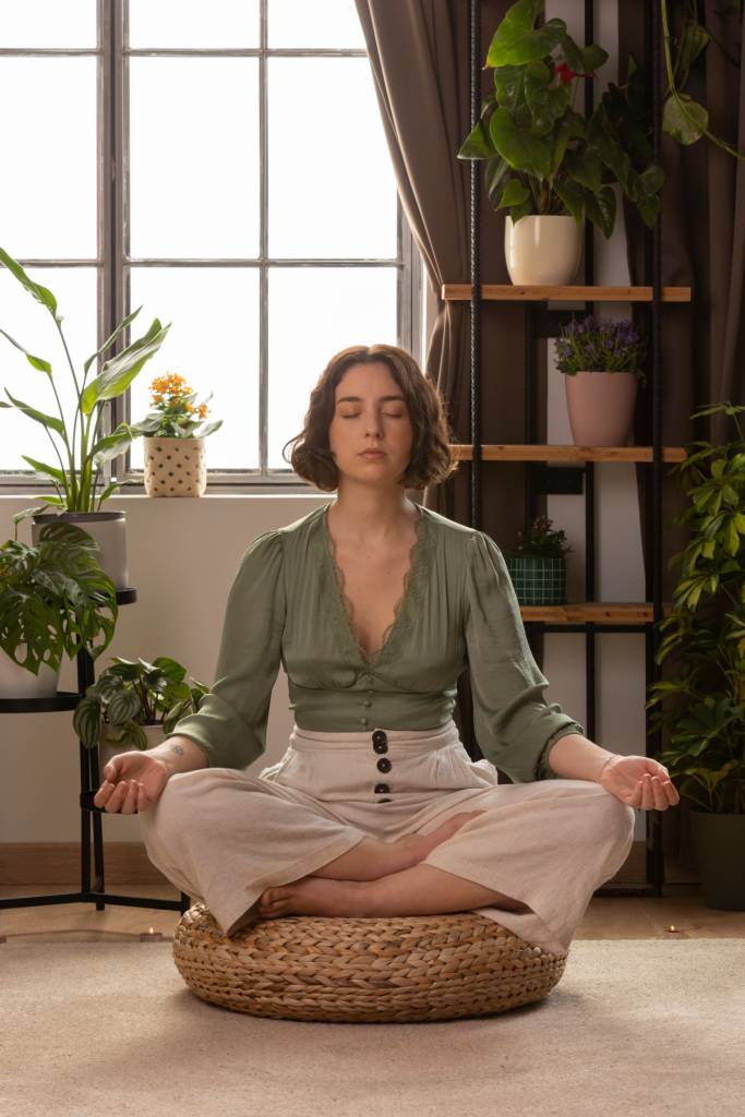 cantinho-meditacao-ioga-em-casa (1) Plantas podem deixar o ambiente de meditação e ioga mais agradável