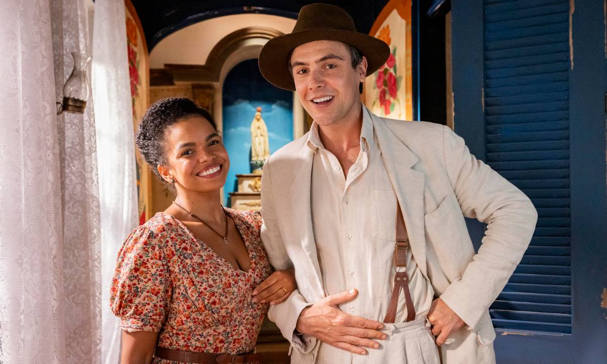 Dita (Jeniffer Nascimento) e Candinho (Sérgio Guizé), de "Êta Mundo Bom!", agora serão o par romântico de "Êta Mundo Melhor!"