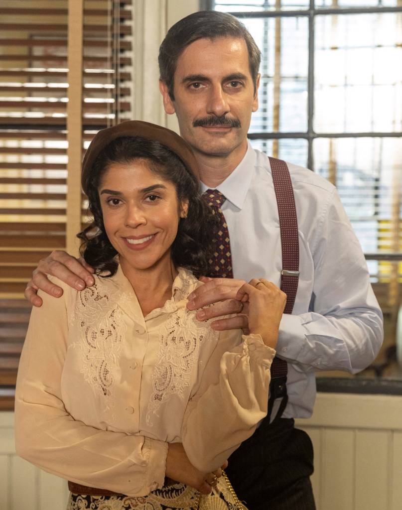 eta-mundo-melhor-olga-araujo Olga (Maria Carol Rebello) e Araújo (Flávio Tolezani), de