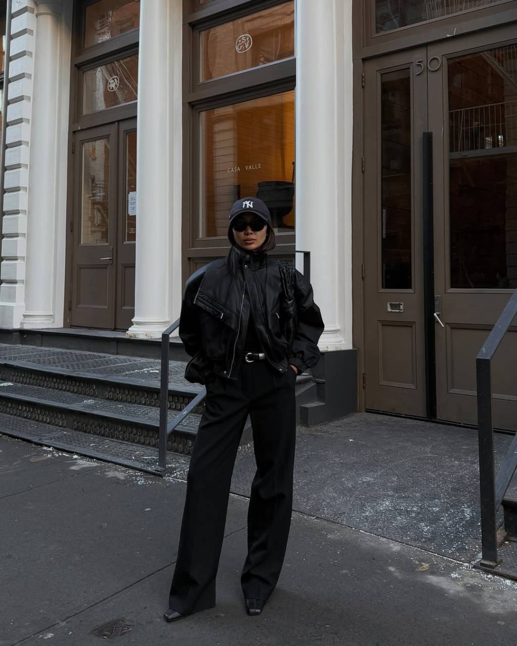 ideias-de-looks-com-jaqueta-de-couro Look com jaqueta de couro preta para usar no inverno