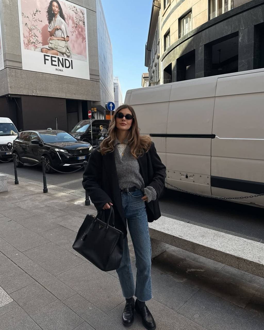 look-com-calca-jeans-reta Inspirações de looks com calça jeans reta