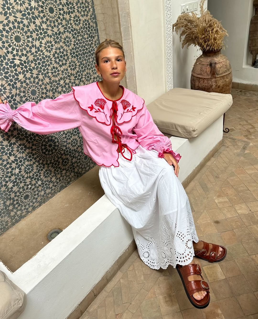 Camisa com gola maxi &eacute; tend&ecirc;ncia fora do Brasil