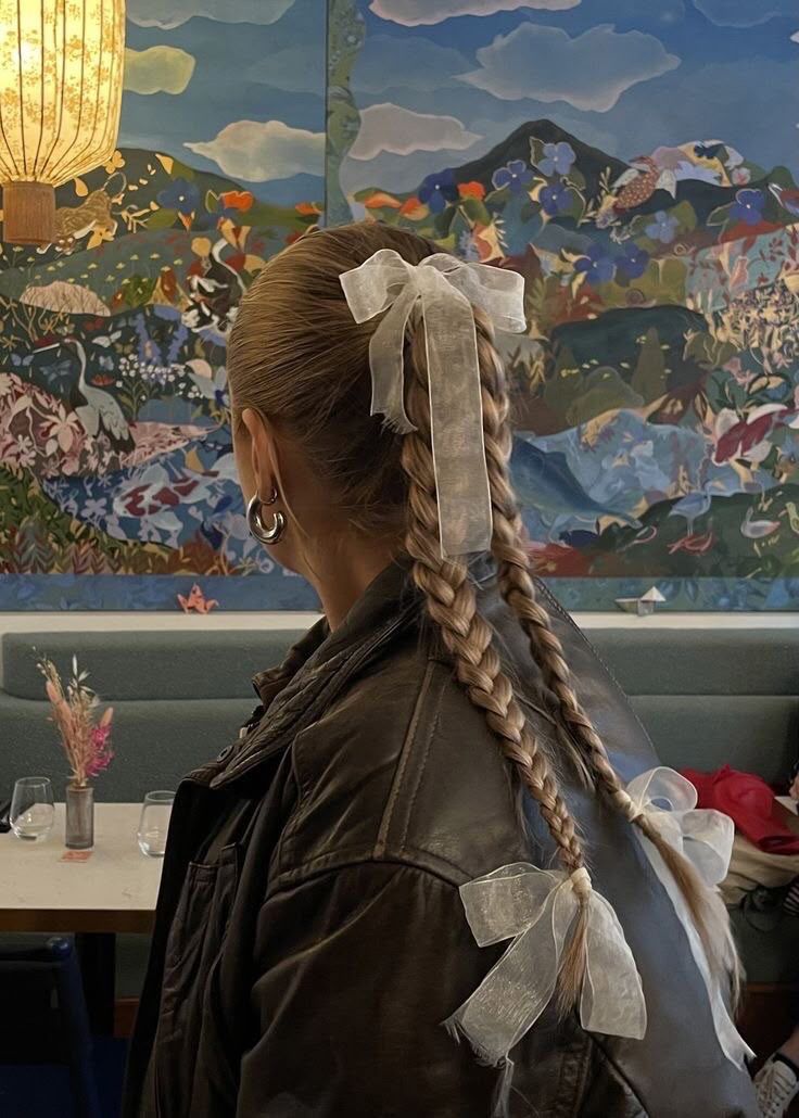 rabo-de-cavalo-trancado As tranças nunca saem de moda para a Festa Junina.