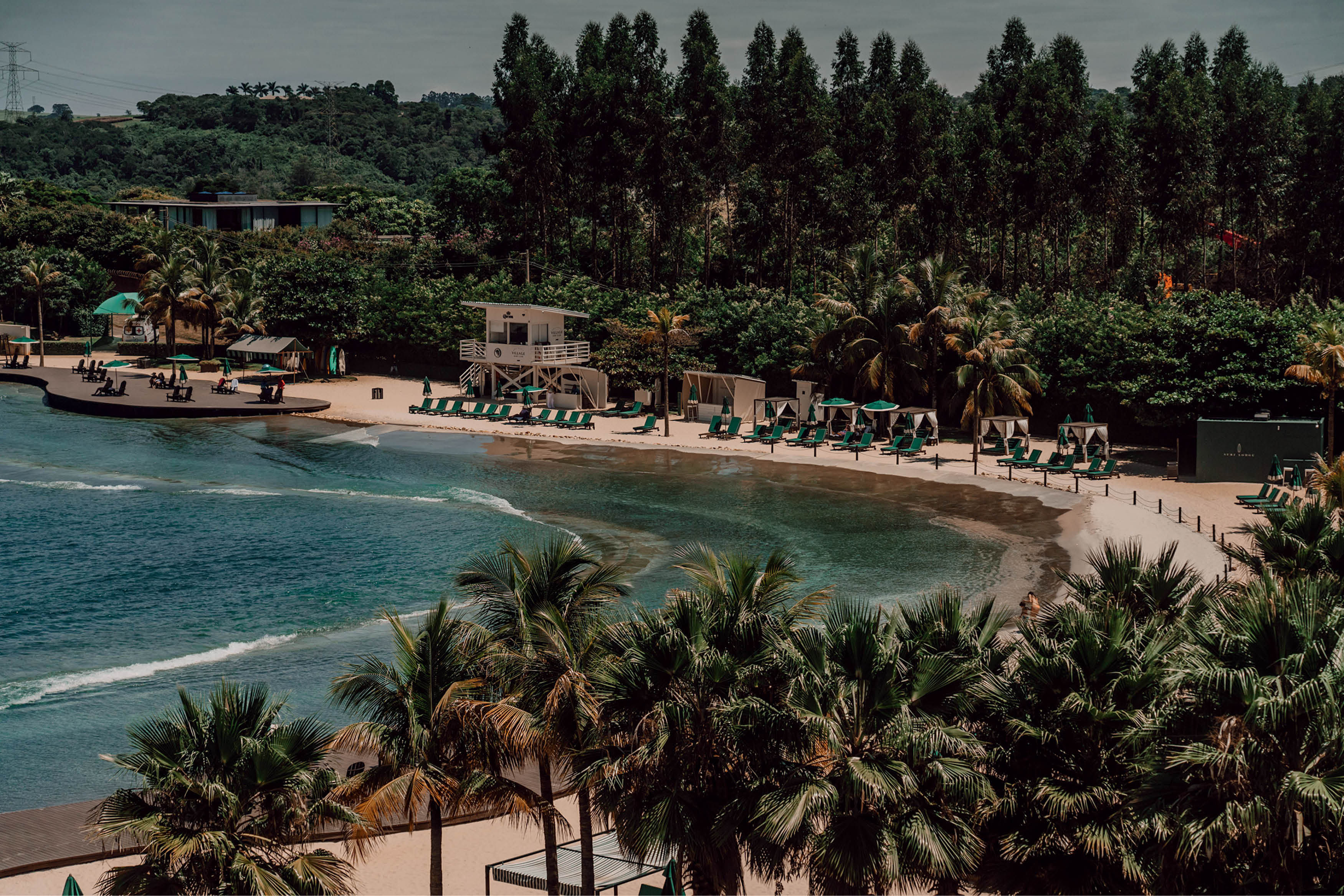 Imagem mostra resort p&eacute; na areia no interior de S&atilde;o Paulo.