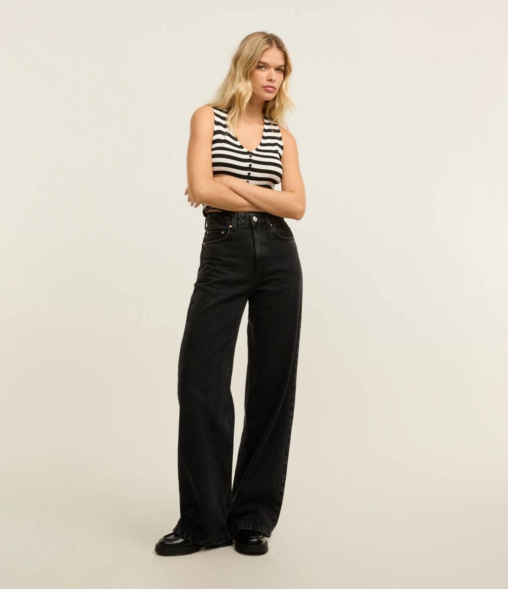 Cal&ccedil;a jeans preta