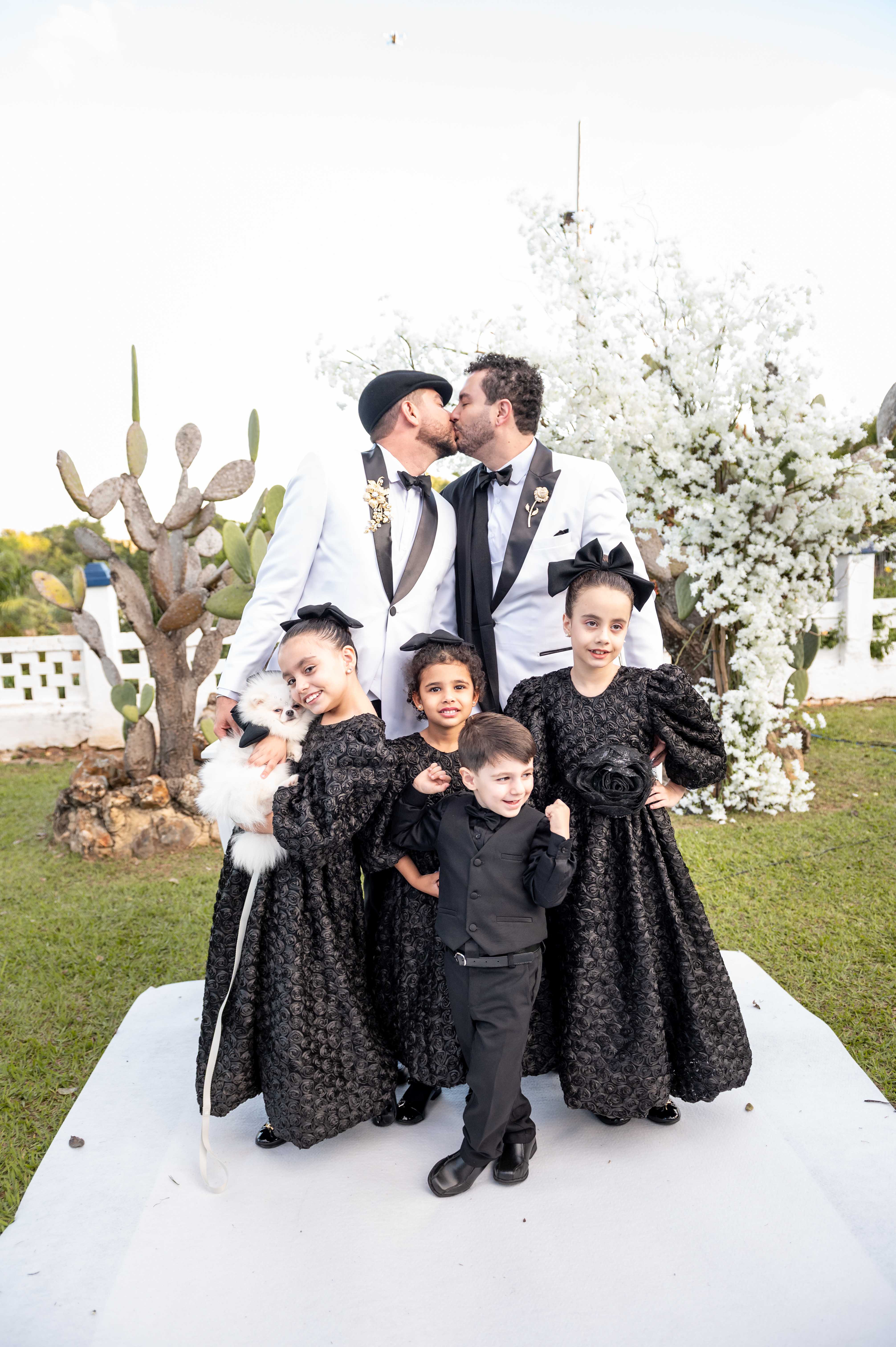 Vestidos e decora&ccedil;&atilde;o preto em casamento