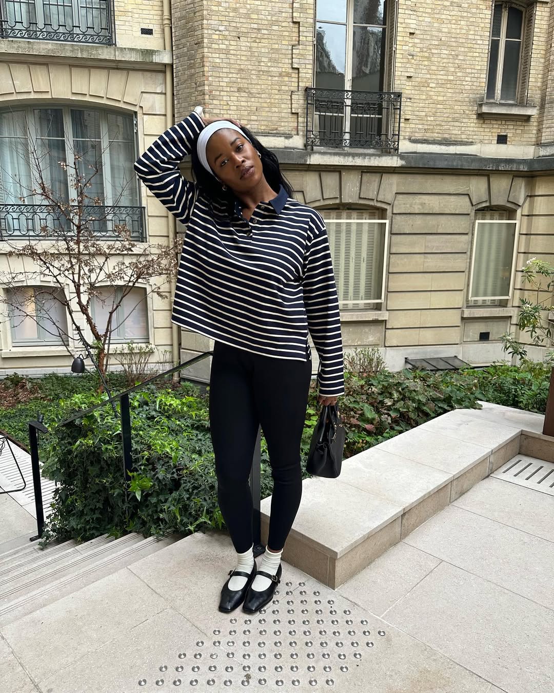 A sapatilha com bico quadrado pode ser usada do trabalho ao lazer