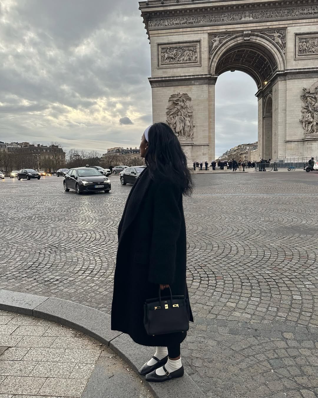 O bico quadrado torna a sapatilha charmosa, diferente e elegante