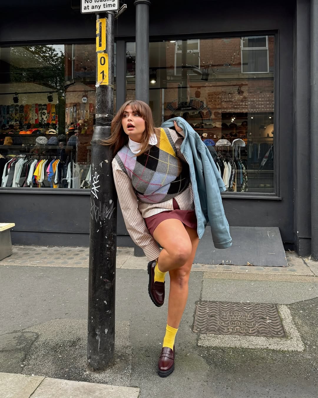 Look plus size com colete de tric&ocirc;