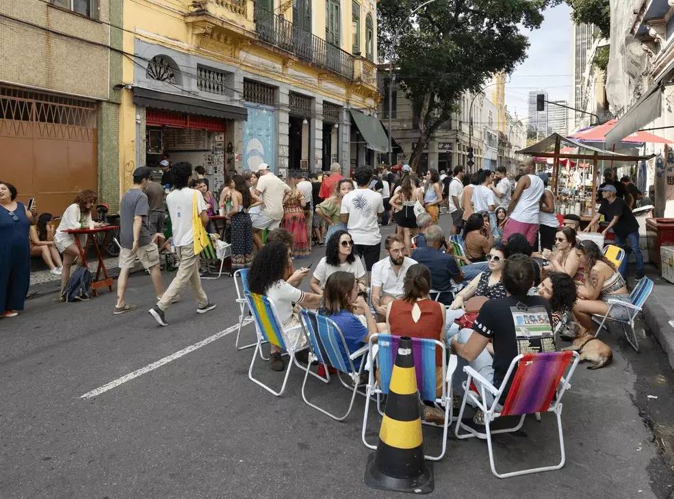 Visite a Rua do Senado no RJ