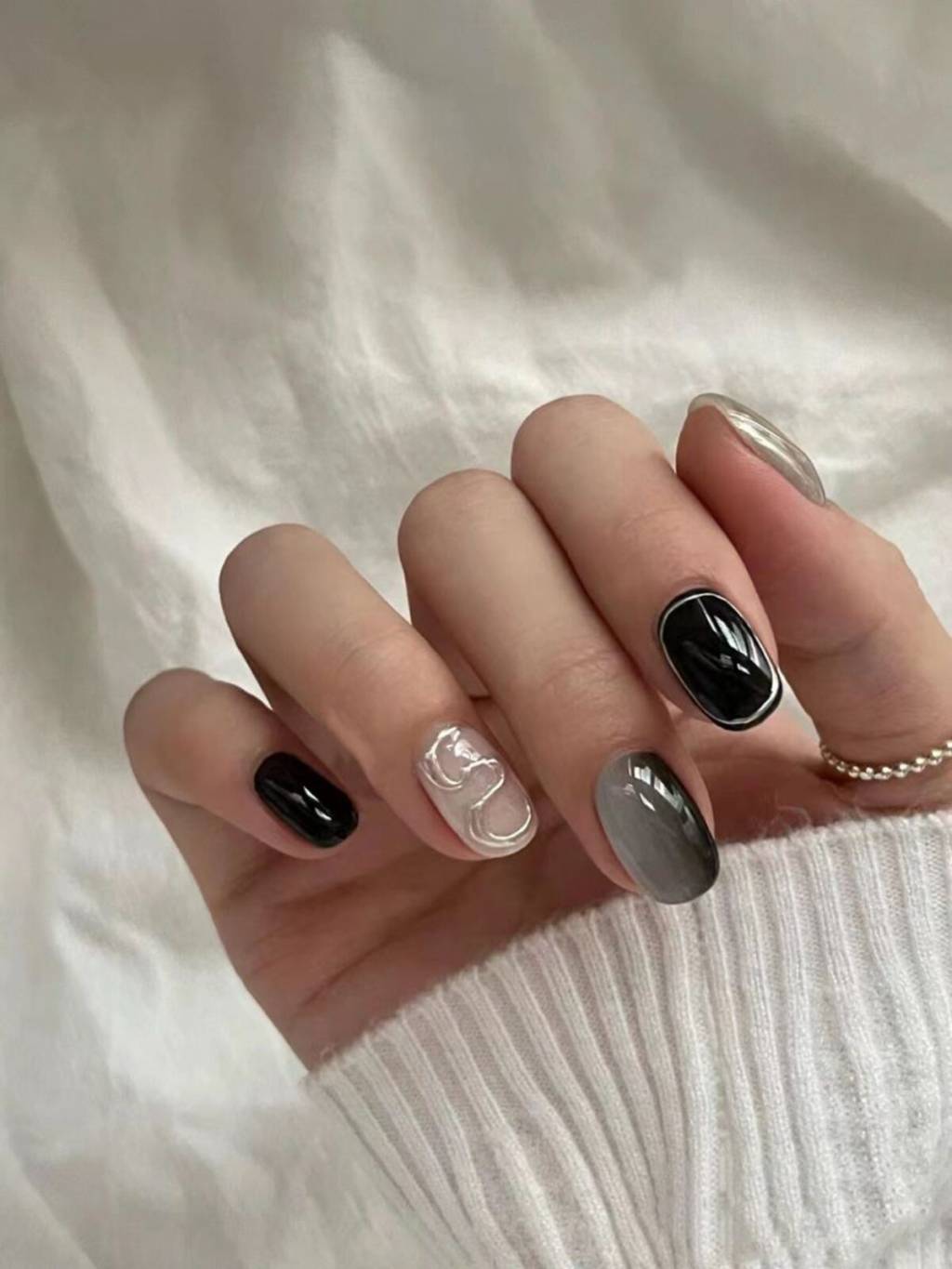 unhas-asiaticas Duas imagens mostram nail arts inpiradas nas asiáticas.
