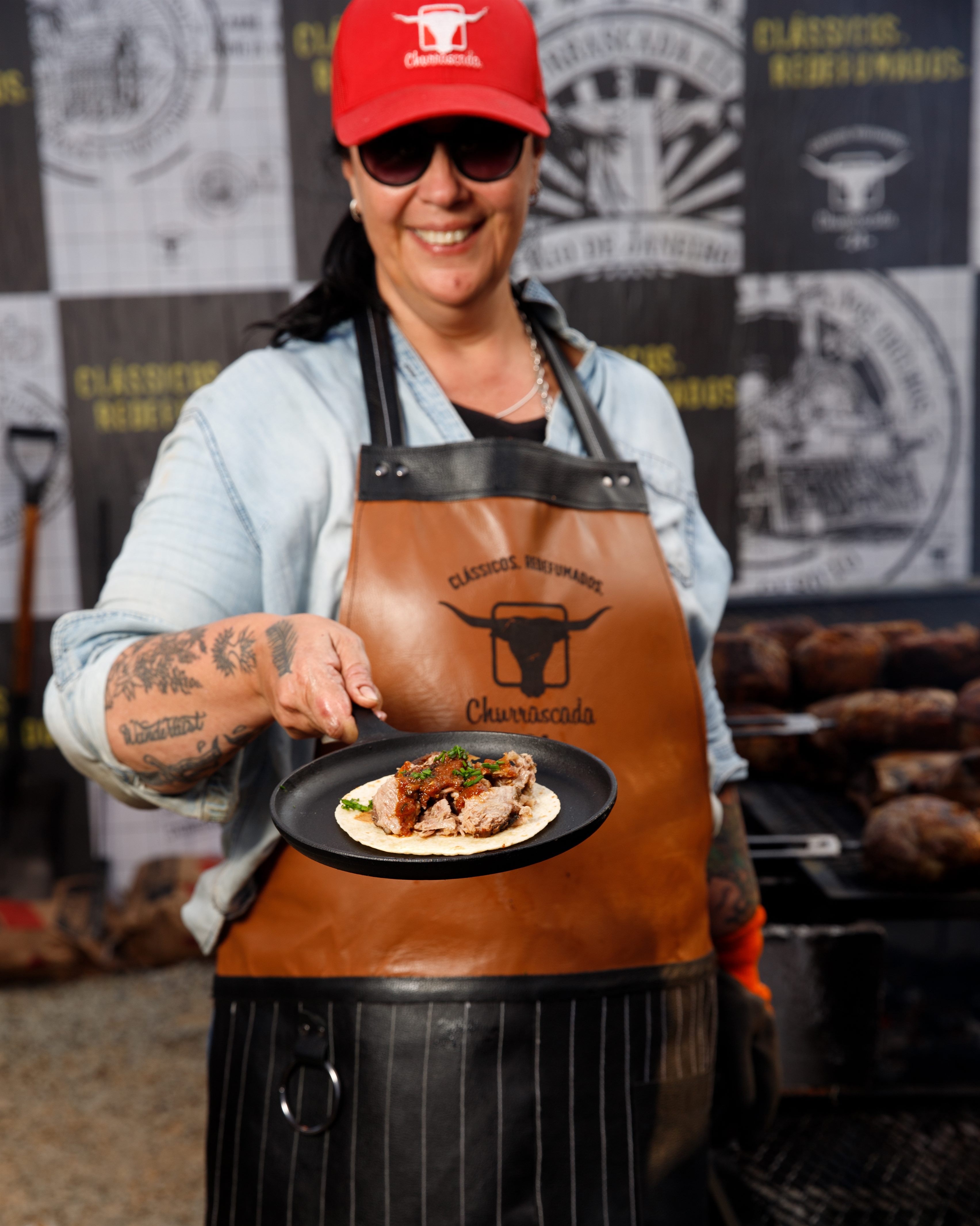 Mulheres chefs de cozinha especialistas em carne