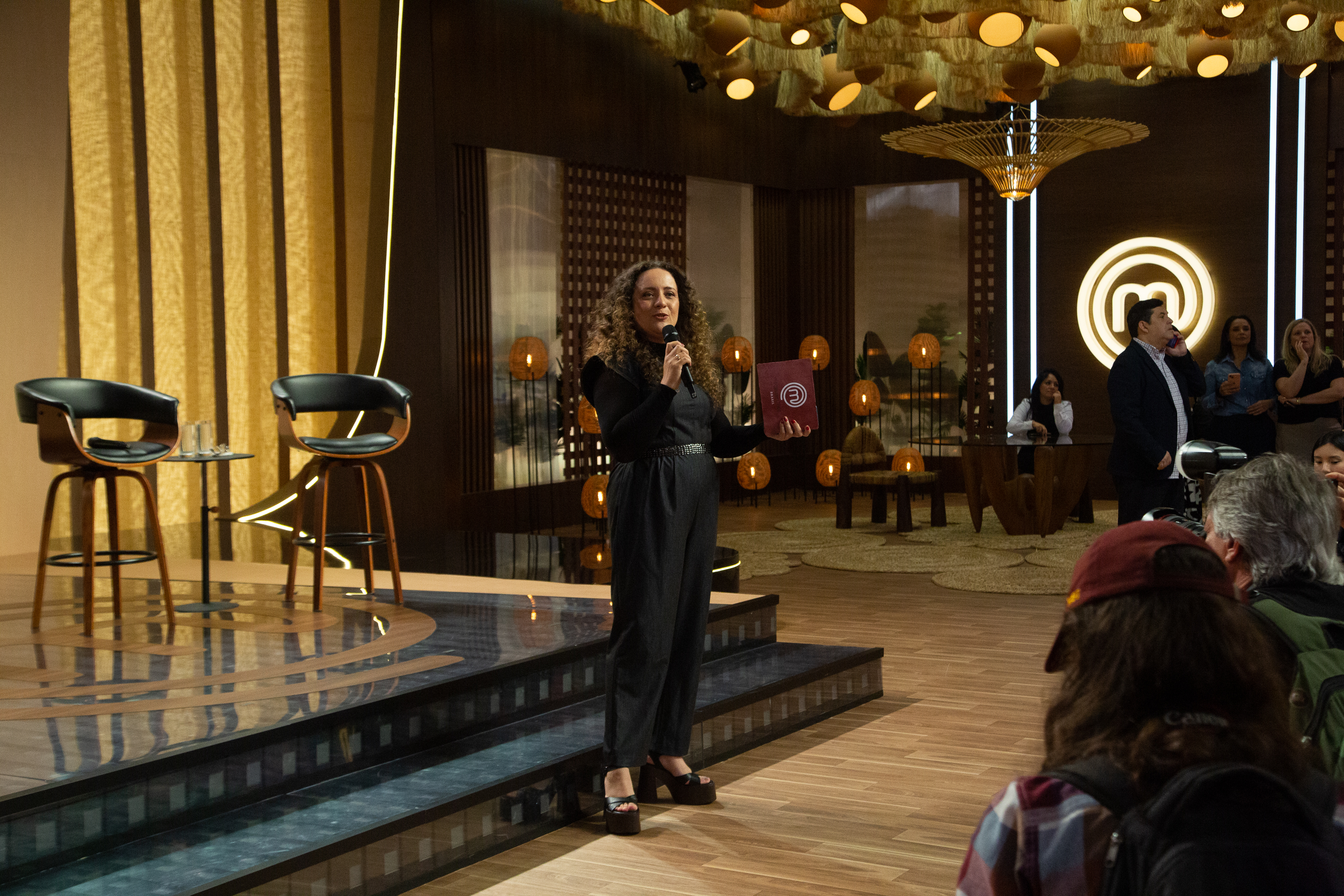 Marisa Mesti&ccedil;o comandando o Masterchef brasil