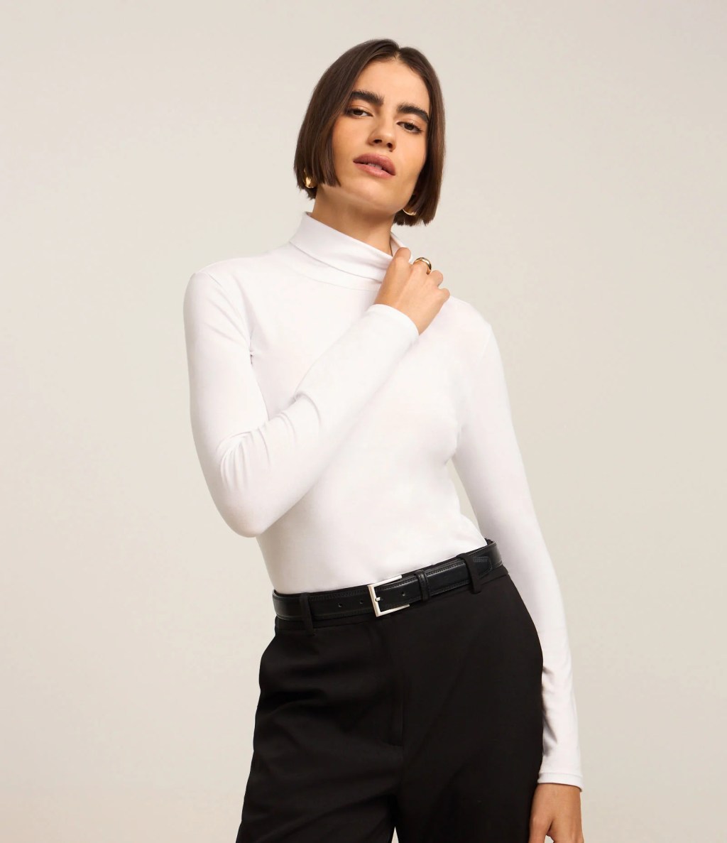 Blusa de gola alta branca