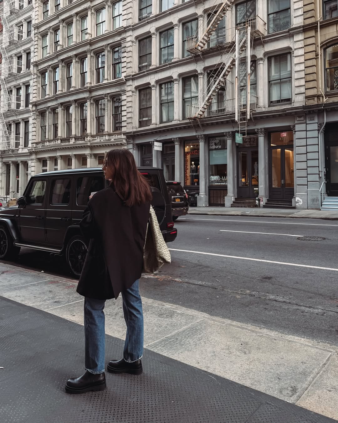 Look urbano com jeans e bota chelsea