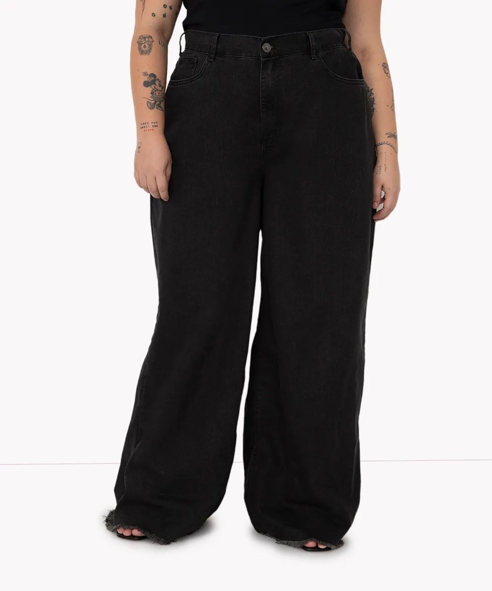 Calça jeans preta plus size
