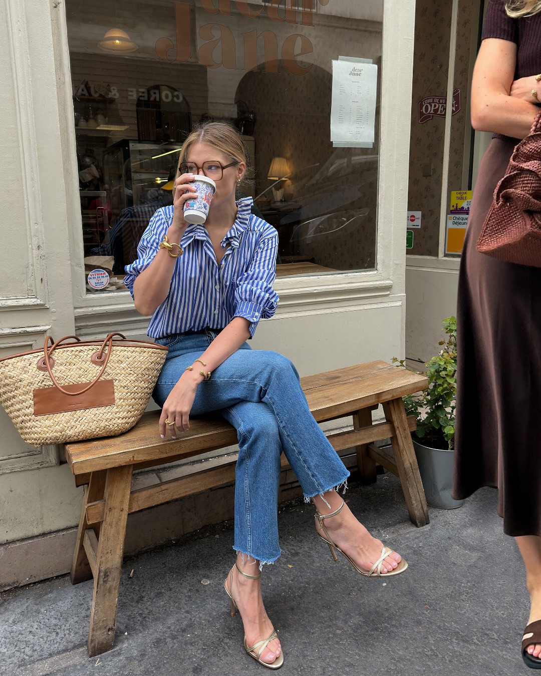 Inspira&ccedil;&atilde;o de look elegante com cal&ccedil;a jeans para o trabalho
