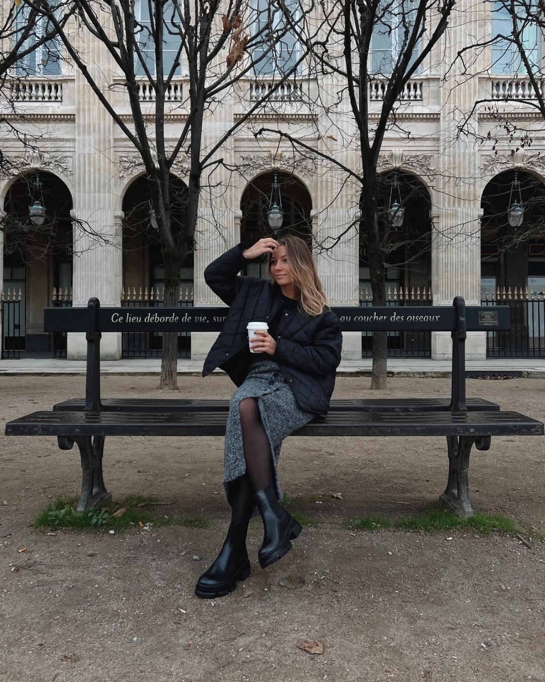 Look de inverno com tric&ocirc; e bota chelsea