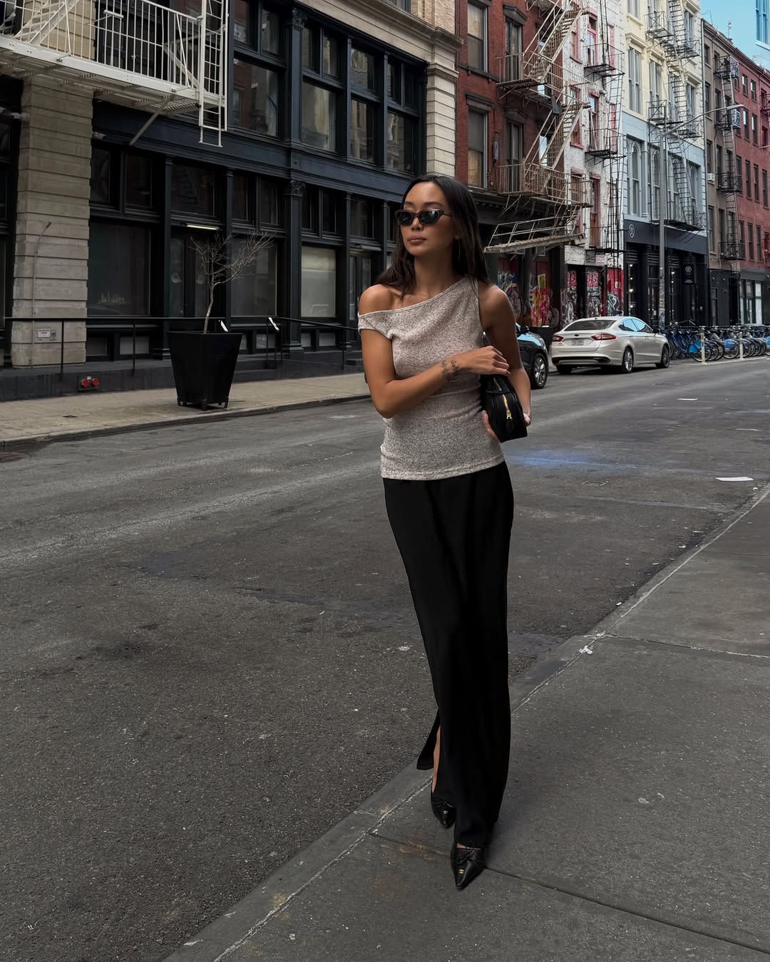 Look com salto para usar no escrit&oacute;rio