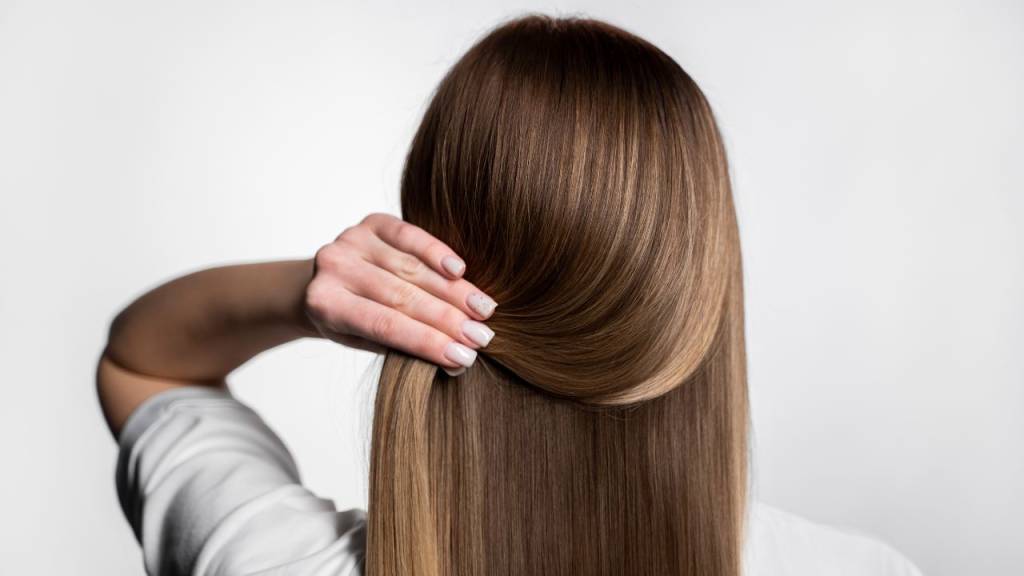 Cabelo hidratado e sem frizz: 7 máscaras de farmácia que valem o hype